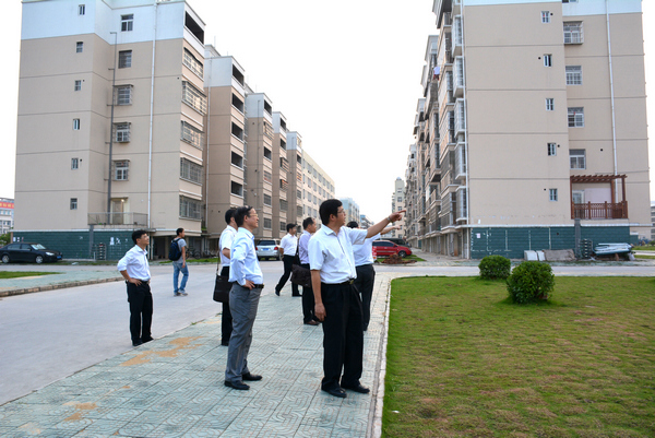 考察玉林师范学院教职工生活小区