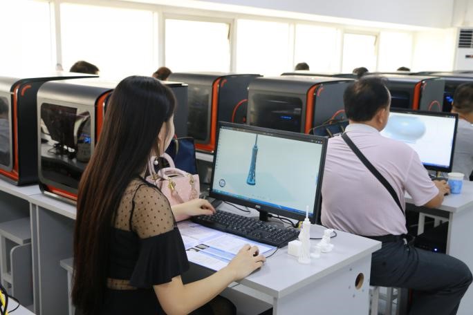 图4学员用3D One plus 建模 图4学员用3D One plus 建模