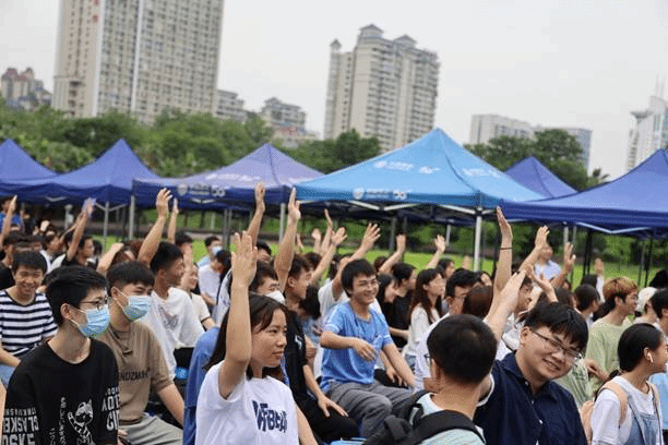 说明: F:\禁毒活动现场照片\挑选照片\R5__5871.JPG