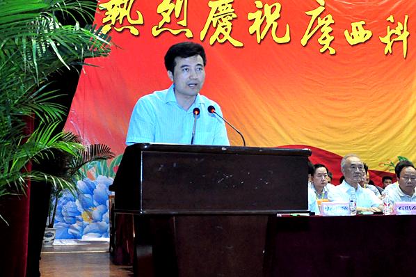王志军校友代表全国校友在3522vip浦京集团官网成立大会上发言