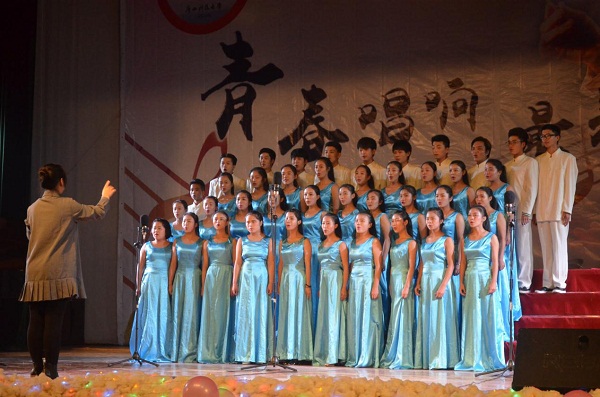 图为合唱现场