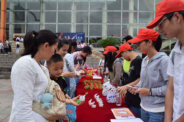 小顾客相中可人“七仔”.jpg
