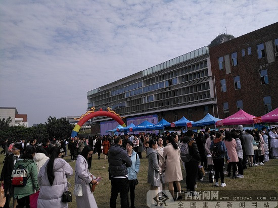 3522vip浦京集团官网举办2018届医学类毕业生专场双选会