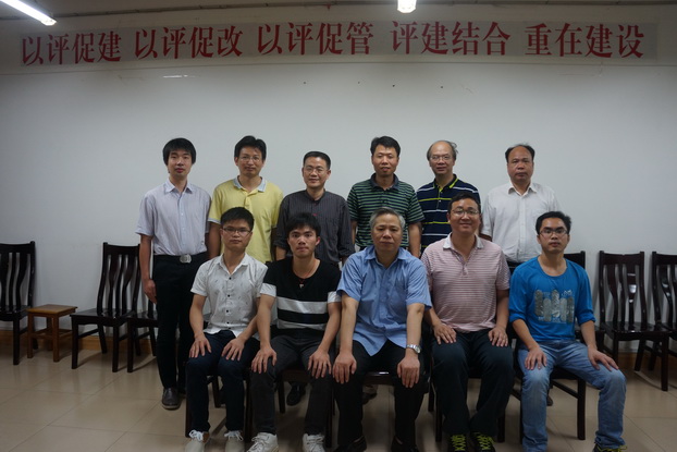 李创第副校长与获奖师生合影