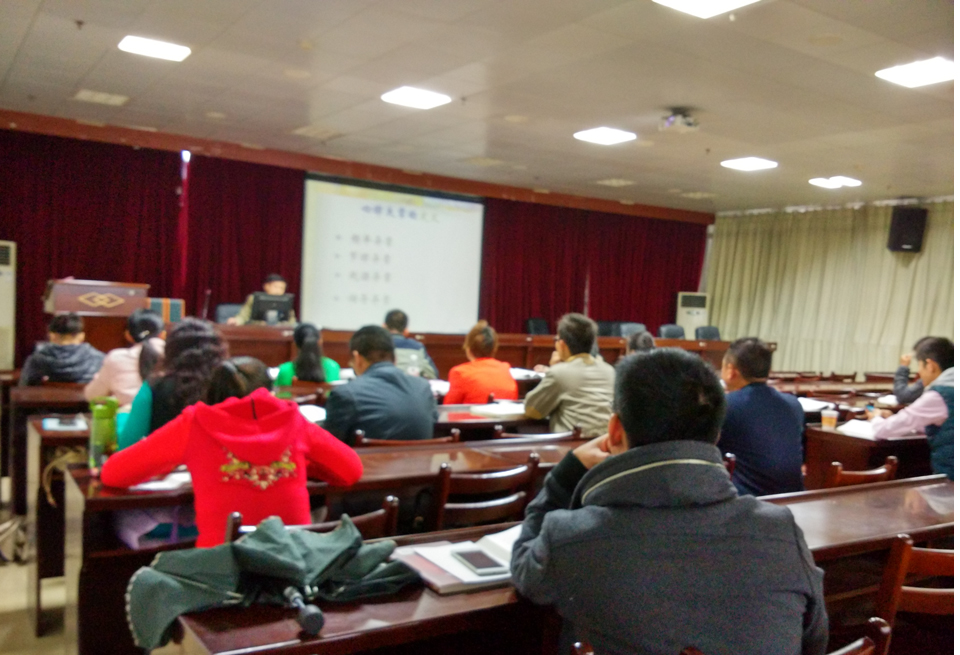 梁益副教授为学员们讲课
