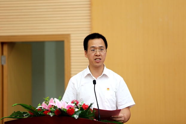6共青团广西区委副书记刘玄启讲话.jpg