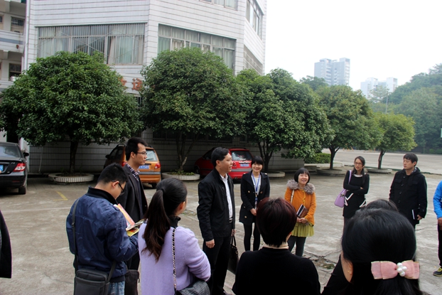 浦京集团专职团干在箭盘校区调研共青团工作
