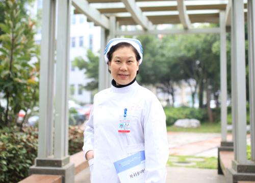校友蔡洁