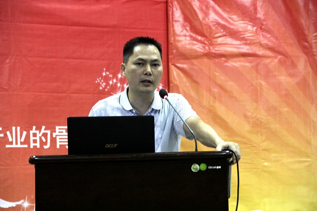 延龙物流有限责任公司总经理陈天合先生就自身情况讲解了延龙租赁公司的发展_副本.jpg