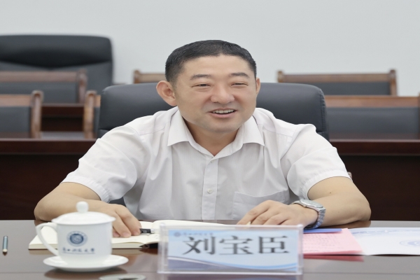 党委副书记、校长刘宝臣讲话.jpg