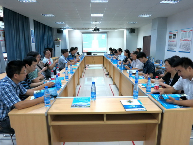 座谈会