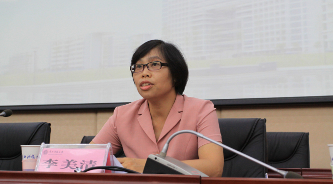 3广西高校工委宣传部部长、教育厅思政处处长李美清讲话.jpg