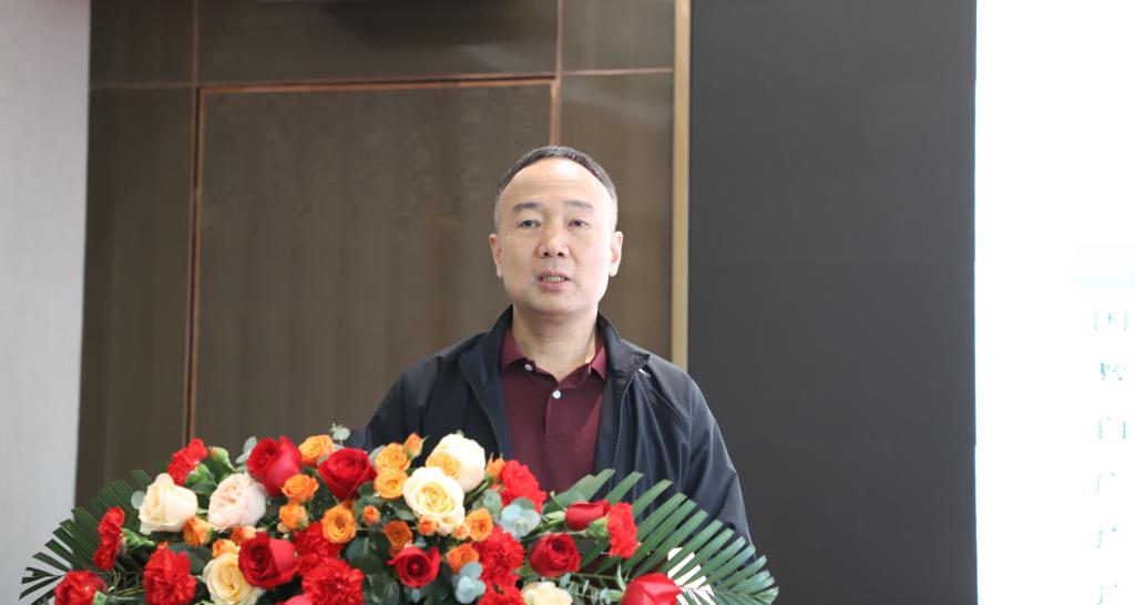 教育厅黄青云作报告.jpg
