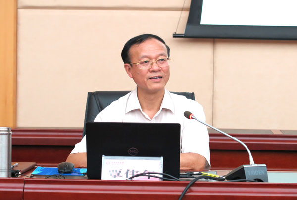 QQ图片20180608175104.jpg 十九大精神专题培训:校党委书记覃伟年作纪念改革开放四十周年专题报告