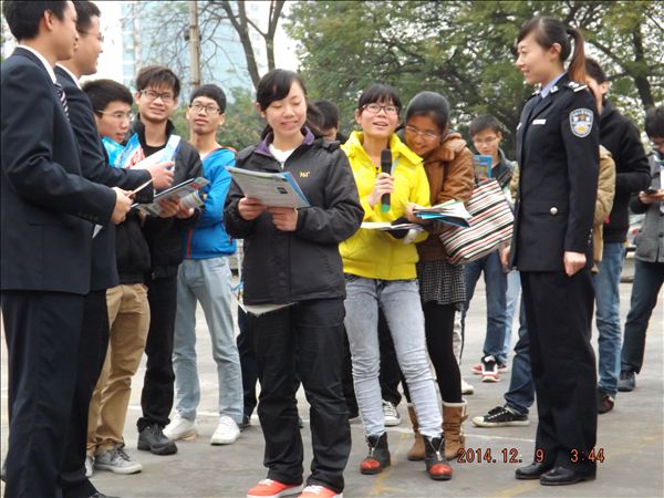 科大驾校交通安全宣传 (2).JPG